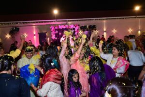 Aapno Parivar Holi millan
